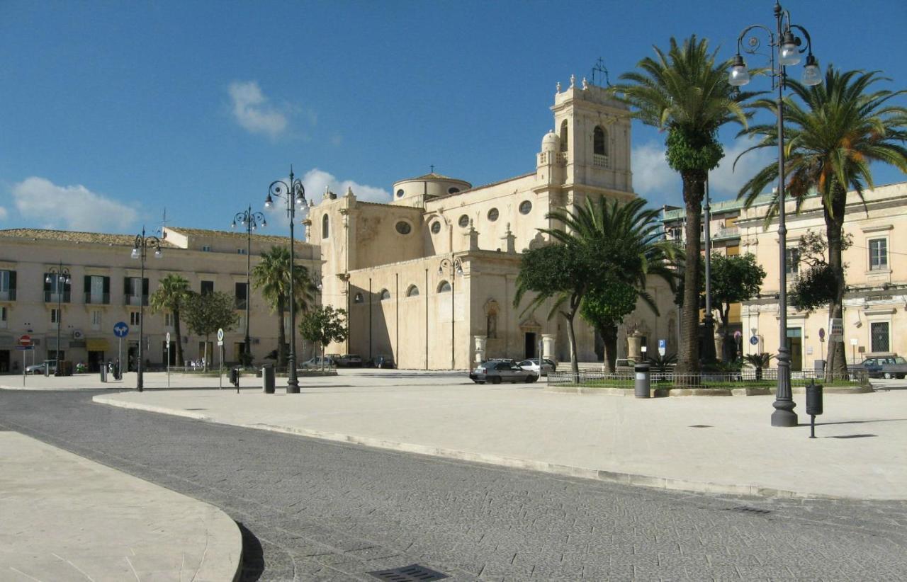 Garibaldi Maison De Charme Avola Buitenkant foto